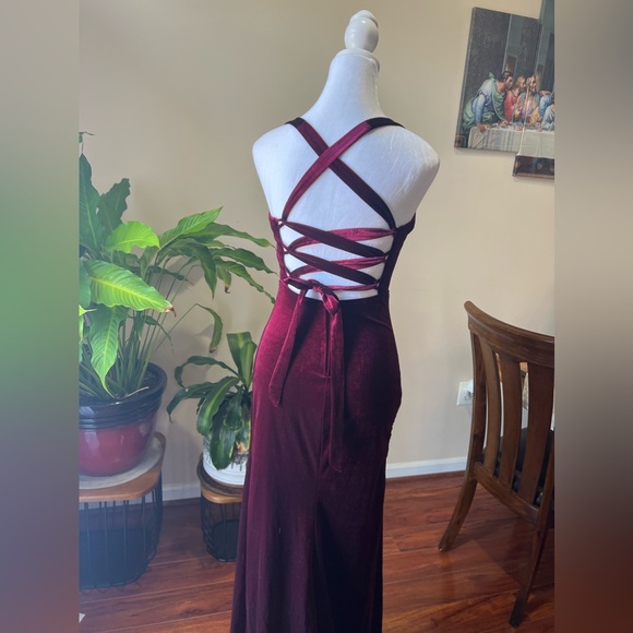 Christina Lace-Up Back Velvet Dress (Burgundy) - Picture 8 of 15